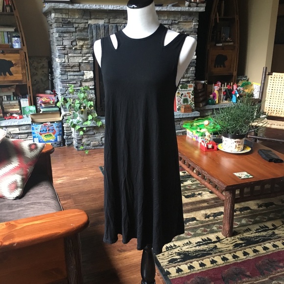 Black shoulder cut out tunic/dress - Picture 2 of 4